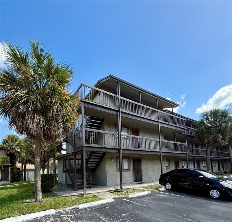 6306 NEWTOWN CIRCLE UNIT 6C5 TAMPA, FL 33615