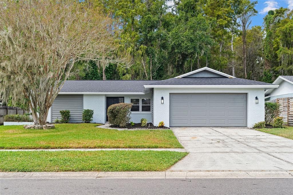 16118 OAKMANOR DRIVE TAMPA, FL 33624