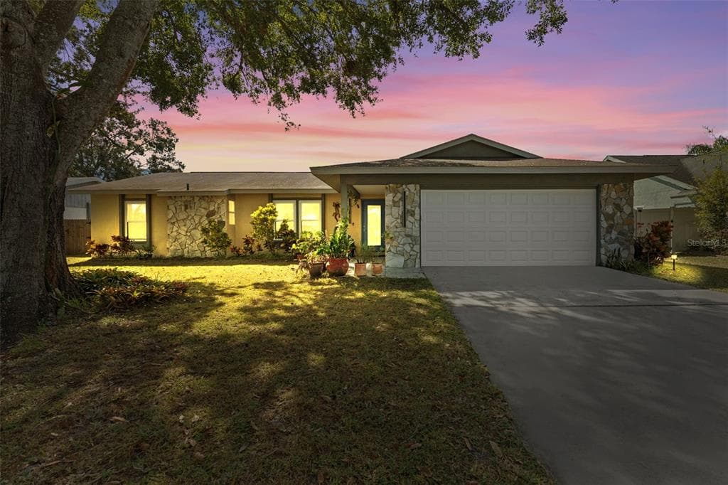 5816 SILVER MOON AVENUE TAMPA, FL 33625
