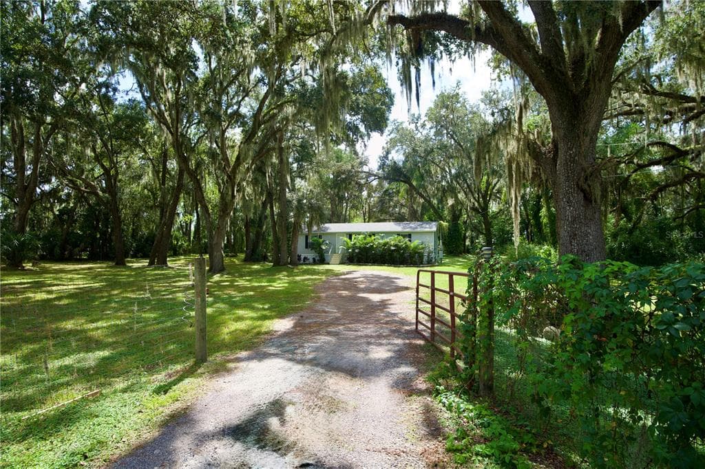 10424 TAMI TRAIL HUDSON, FL 34669
