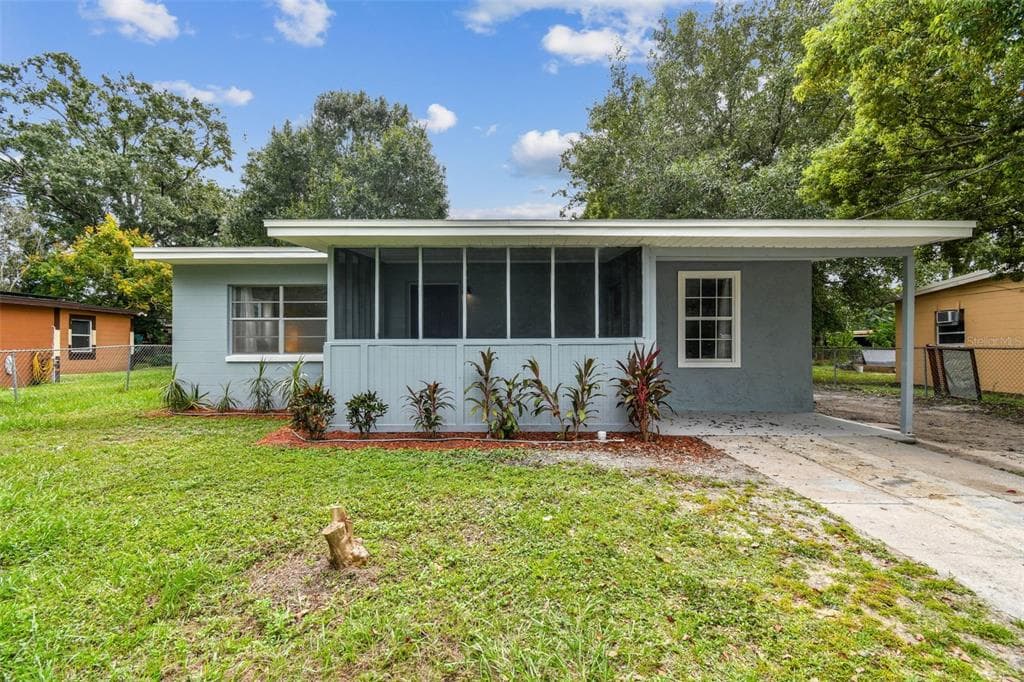 1707 W BALL STREET PLANT CITY, FL 33563