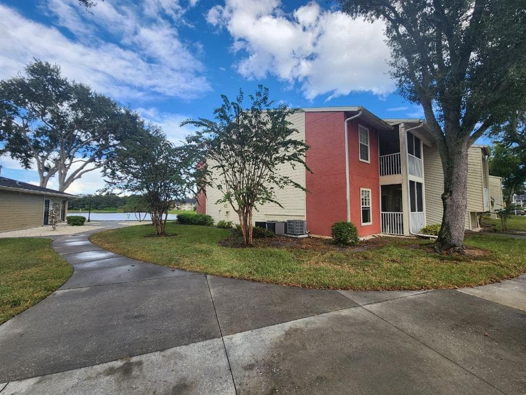 214 LAKE PARSONS GREEN UNIT 101 BRANDON, FL 33511