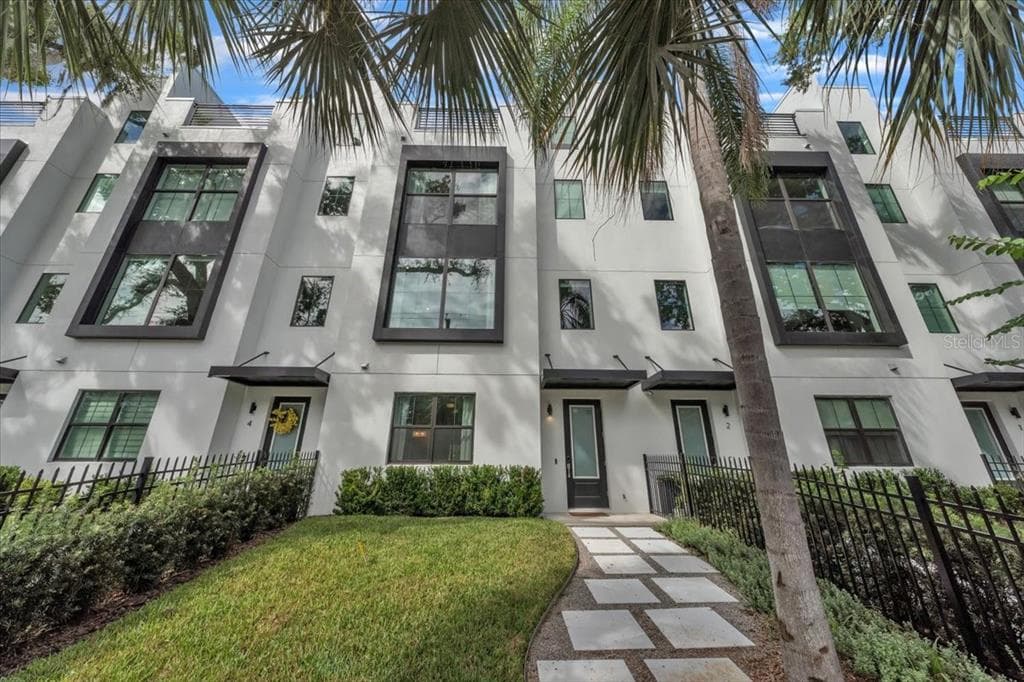 2851 W GANDY BOULEVARD UNIT 3 TAMPA, FL 33611