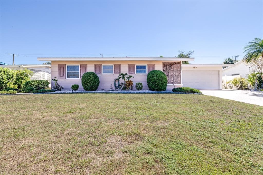 1009 CHERRY HILLS DRIVE SUN CITY CENTER, FL 33573