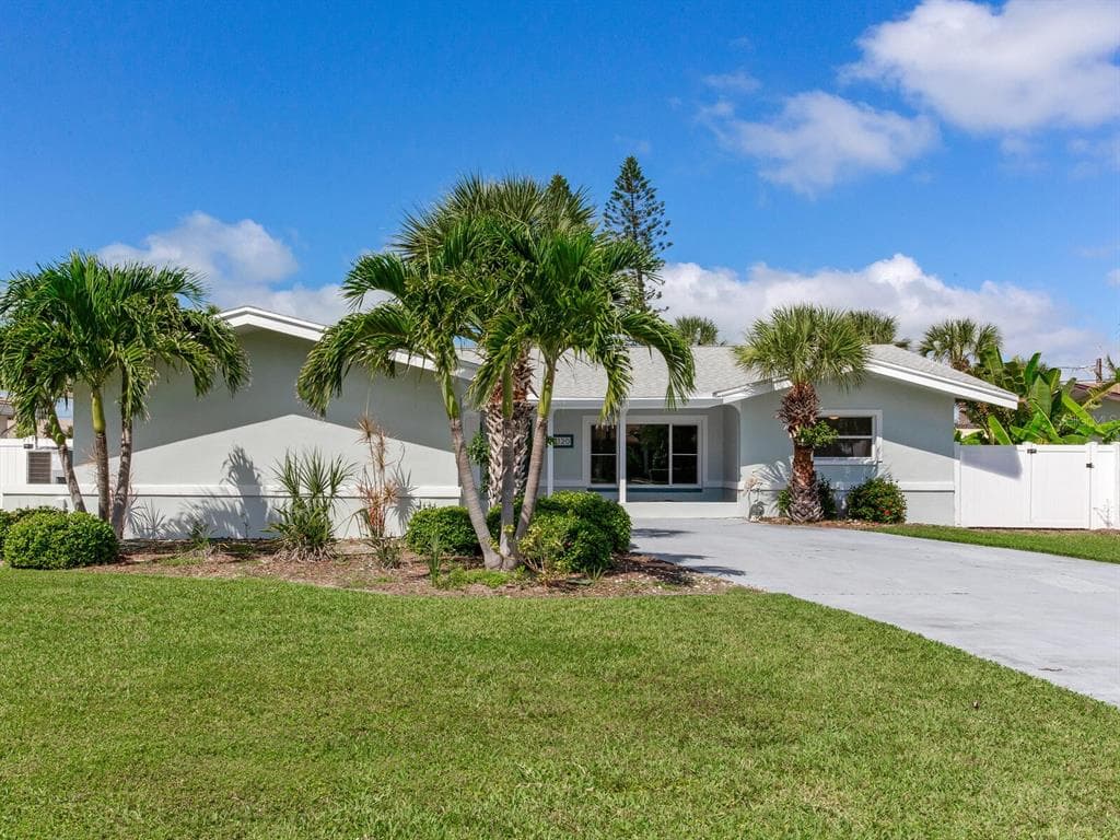 10120 PARADISE BOULEVARD TREASURE ISLAND, FL 33706