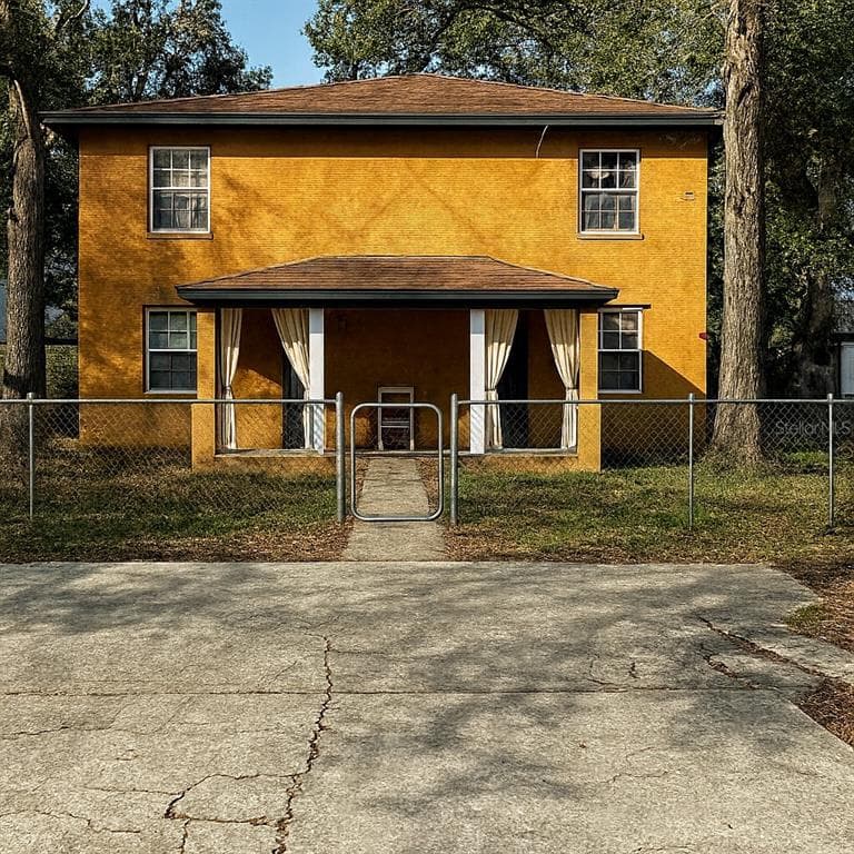 1210 E SENECA AVENUE TAMPA, FL 33612