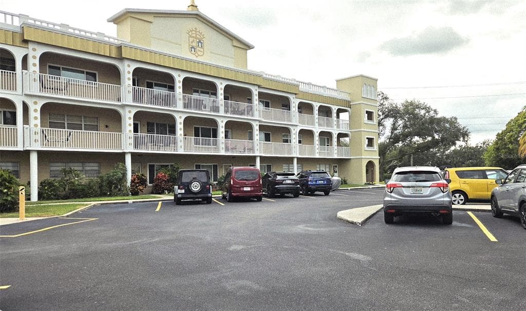2321 ECUADORIAN WAY UNIT 61 CLEARWATER, FL 33763