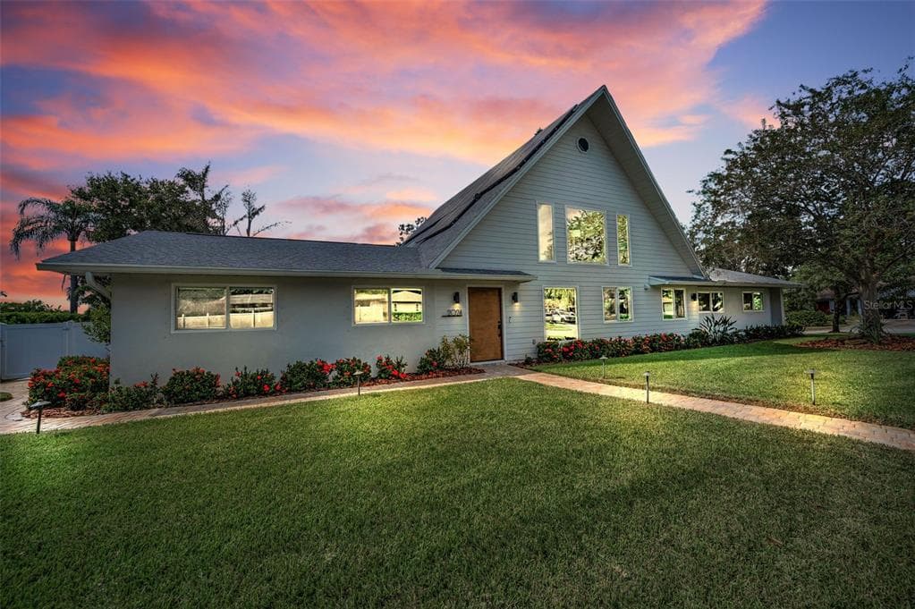 2024 NUGGET DRIVE CLEARWATER, FL 33755