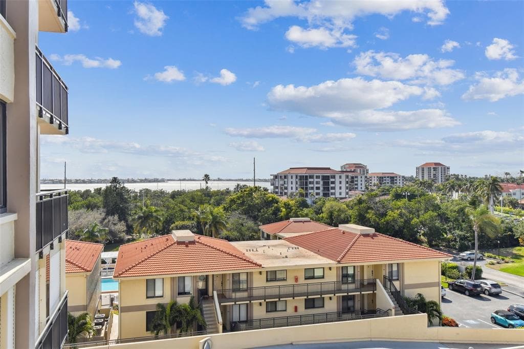 6372 PALMA DEL MAR BOULEVARD S UNIT 605 ST PETERSBURG, FL 33715