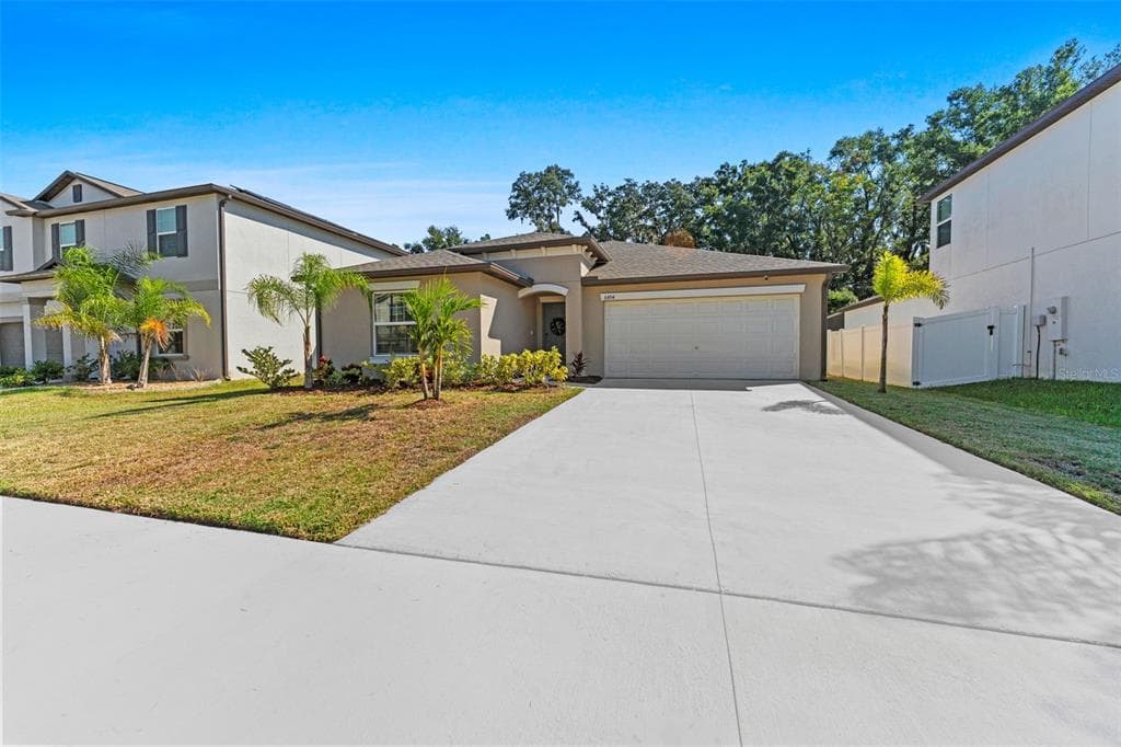 6494 BEVERLY HILLS DRIVE ZEPHYRHILLS, FL 33541