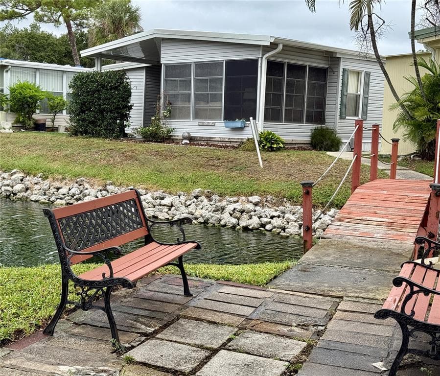 7777 46TH AVENUE N UNIT 33 ST PETERSBURG, FL 33709