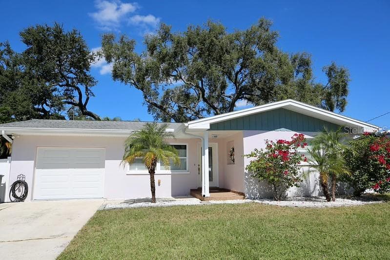 1991 SIERRA CIRCLE S LARGO, FL 33770