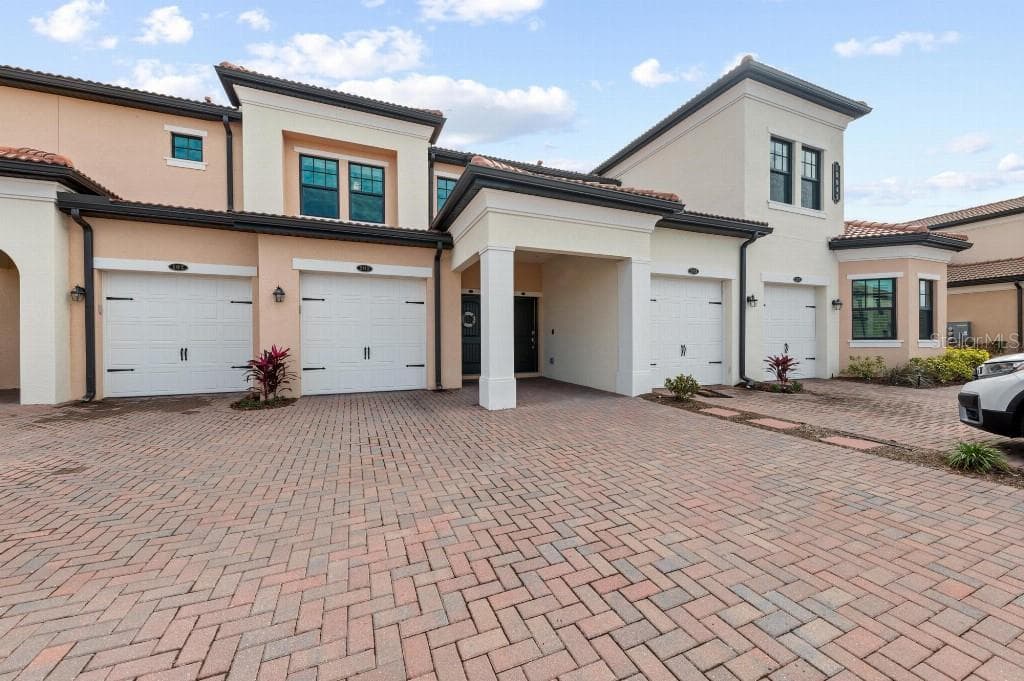 10043 CROOKED CREEK DRIVE UNIT 202 VENICE, FL 34293