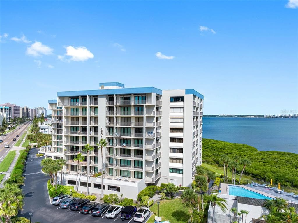 1501 GULF BOULEVARD UNIT 102 CLEARWATER BEACH, FL 33767