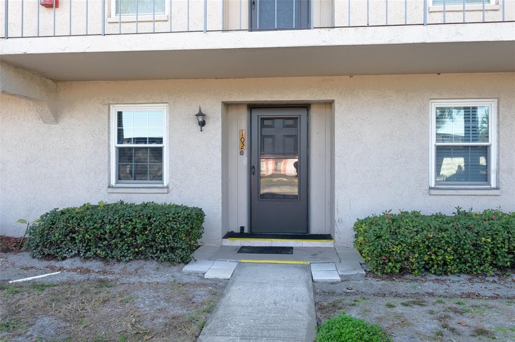8693 BARDMOOR BOULEVARD UNIT 102B SEMINOLE, FL 33777