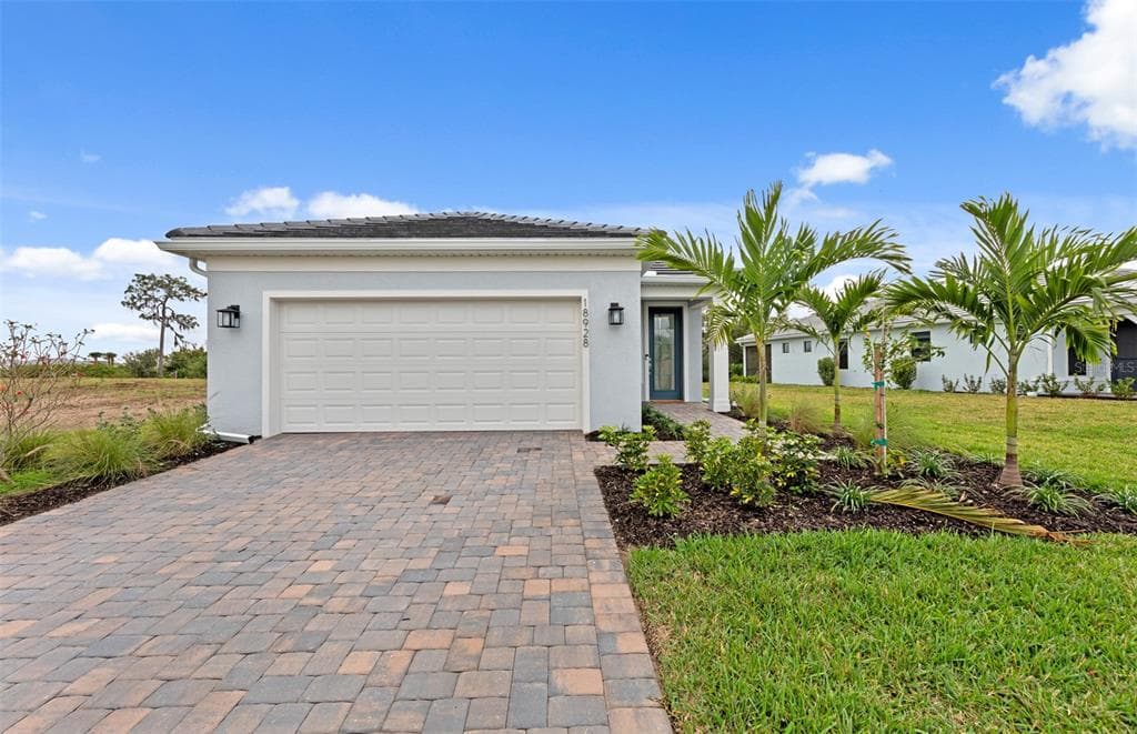 18928 INDIAN ROCK PLACE LAKEWOOD RANCH, FL 34211