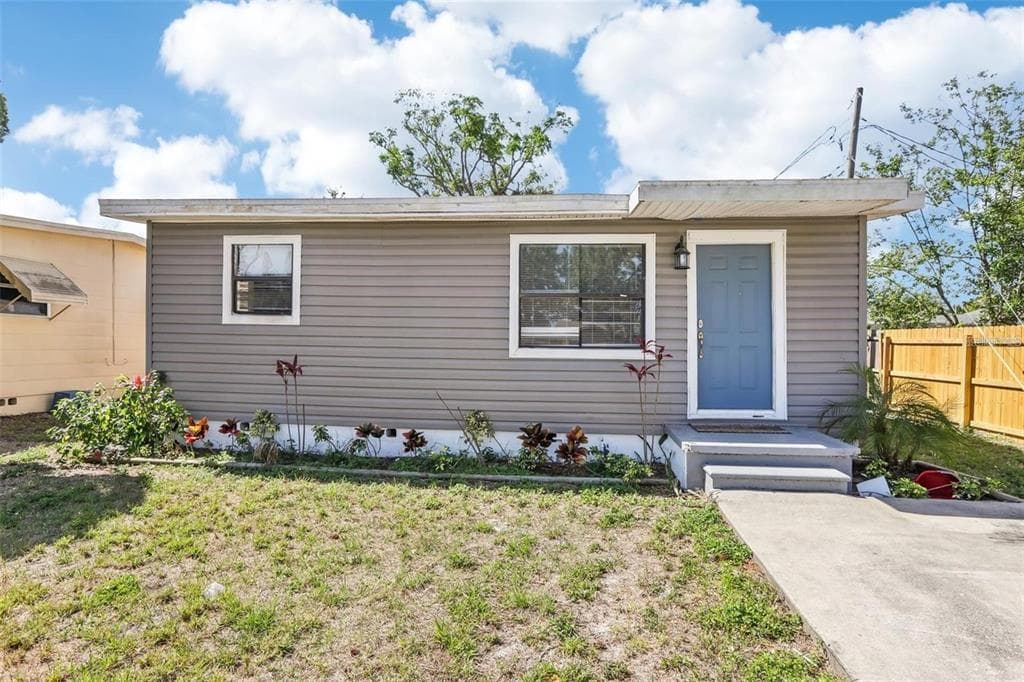 2726 25TH AVENUE N ST PETERSBURG, FL 33713