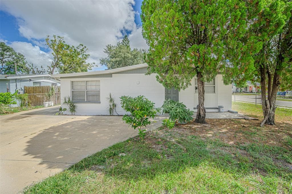 3401 CARIOCA COURT TAMPA, FL 33605