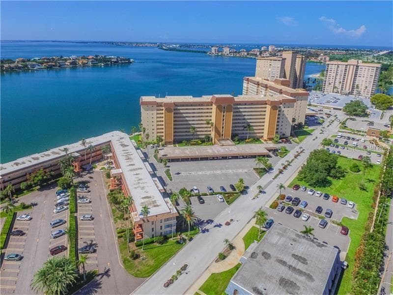 5020 BRITTANY DRIVE S UNIT 125 ST PETERSBURG, FL 33715