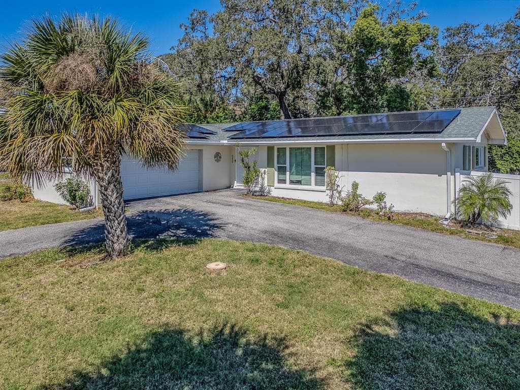 3425 HIGH BLUFF DRIVE LARGO, FL 33770