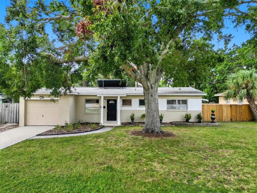 828 68TH AVENUE S ST PETERSBURG, FL 33705