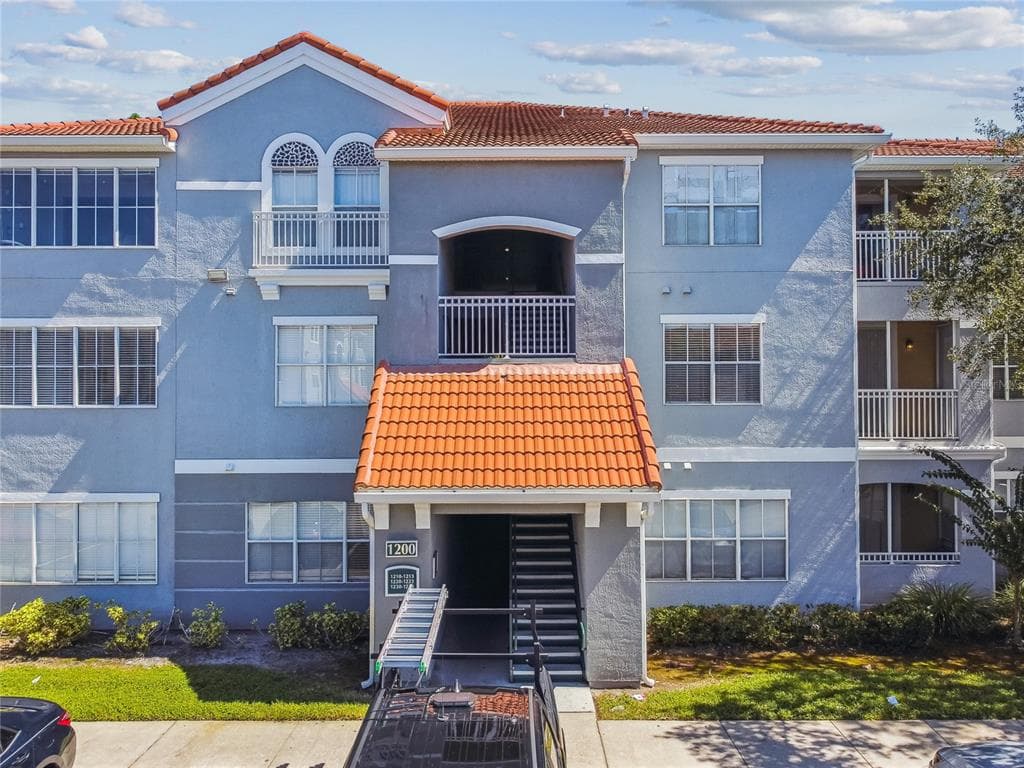 18001 RICHMOND PLACE DRIVE UNIT 1223 TAMPA, FL 33647