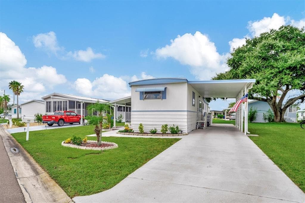 122 E SAINT ANNES CIRCLE APOLLO BEACH, FL 33572