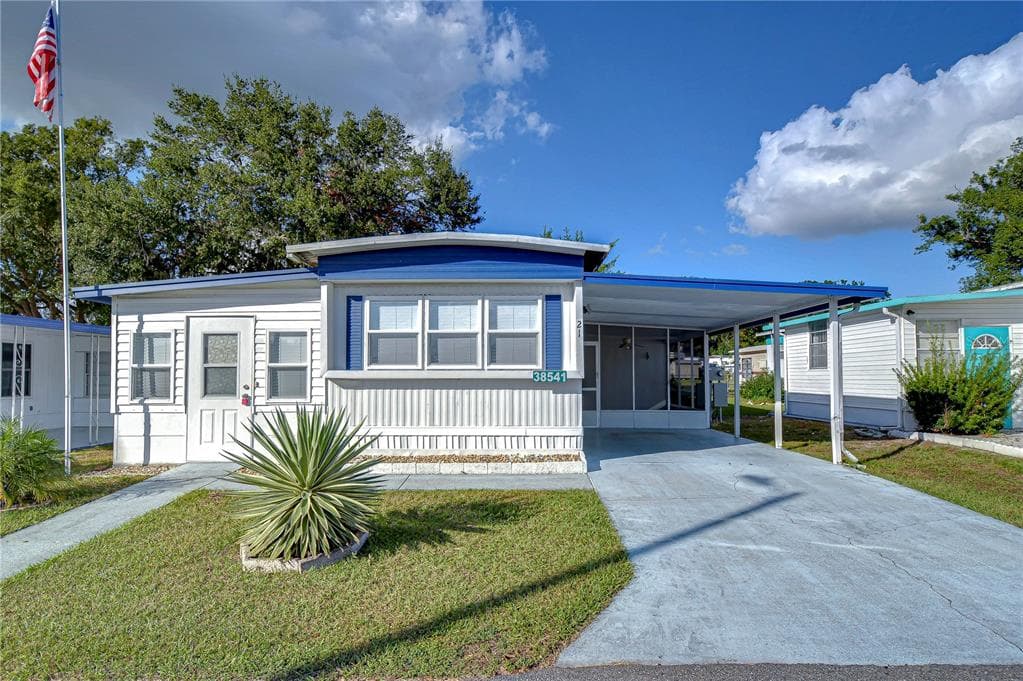 38541 WINDFLOWER AVENUE ZEPHYRHILLS, FL 33542