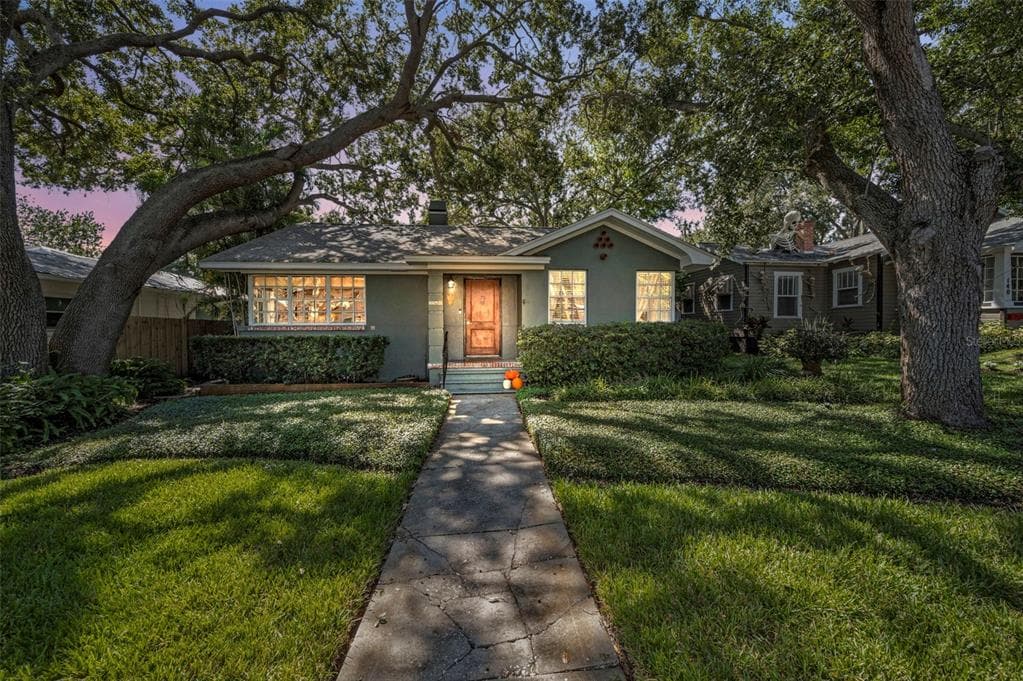 136 23RD AVENUE N ST PETERSBURG, FL 33704