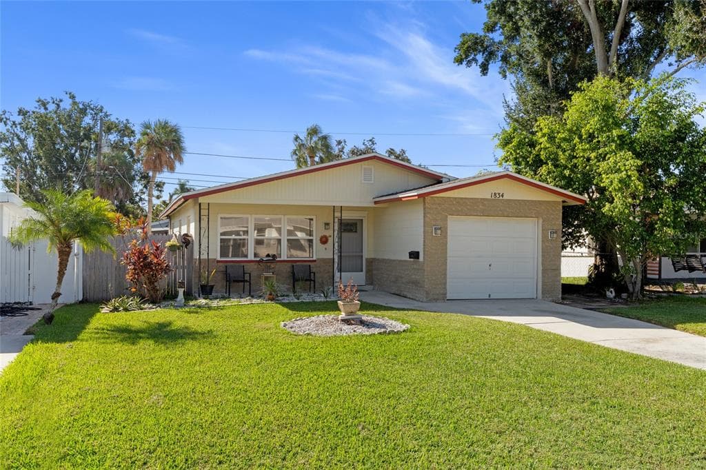 1834 NEVADA AVENUE NE ST PETERSBURG, FL 33703