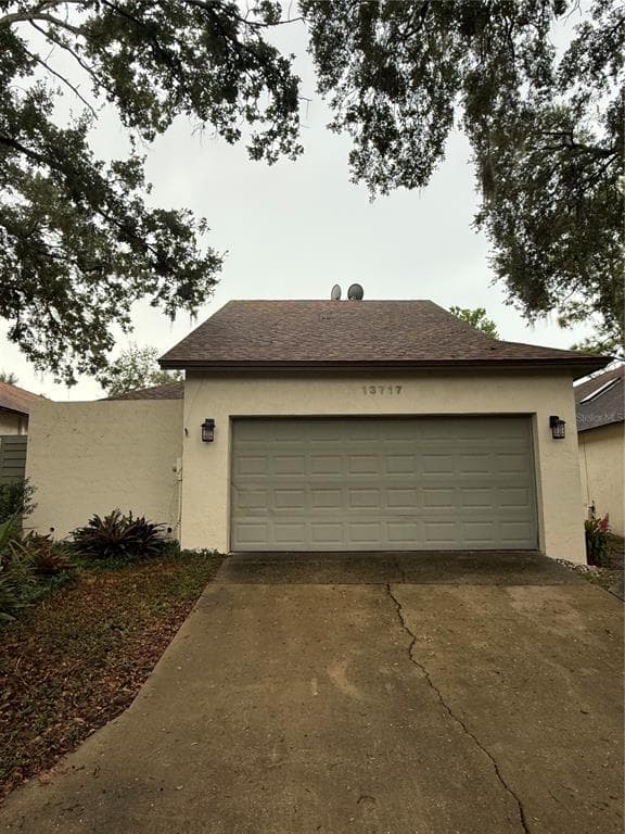 13717 LAZY OAK DRIVE TAMPA, FL 33613