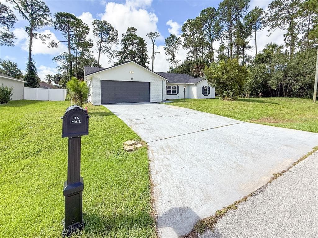 32 BARRISTER LANE PALM COAST, FL 32137