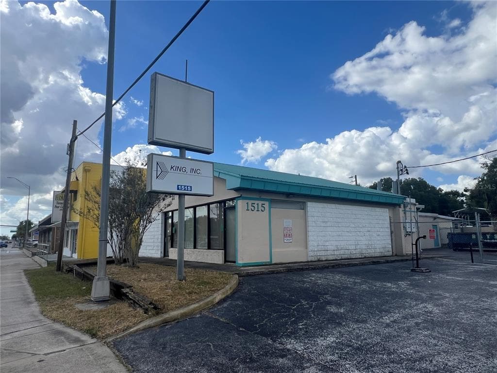 1515 W HILLSBOROUGH AVENUE TAMPA, FL 33603