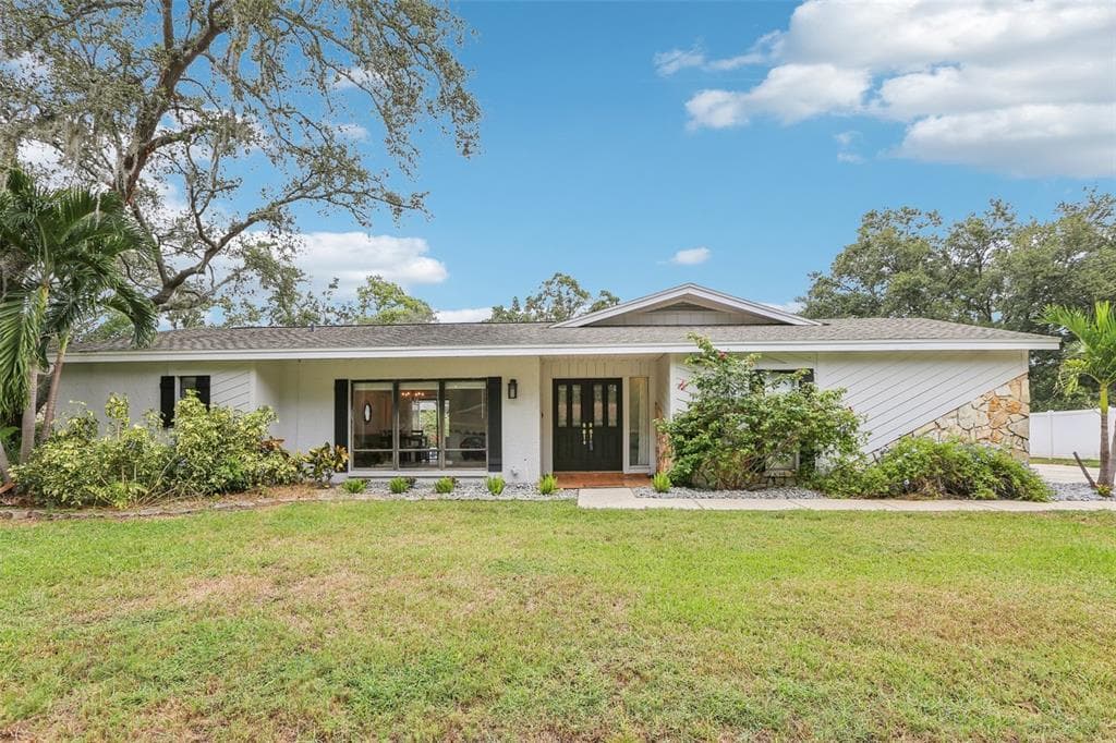 1203 BEACON HILL DRIVE TAMPA, FL 33613