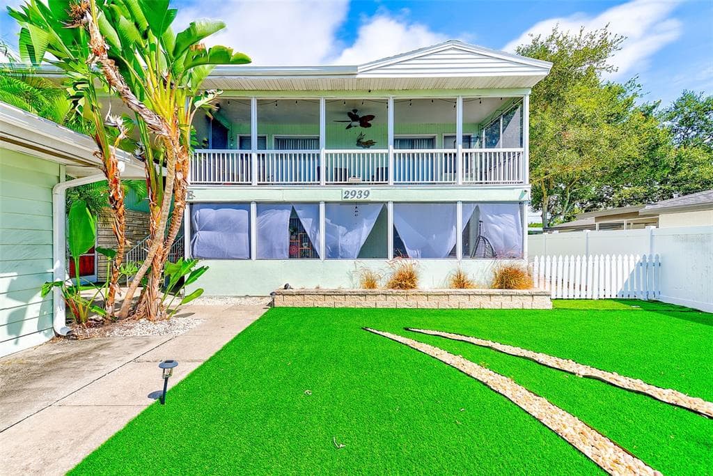 2939 LOS ALTOS DRIVE UNIT D BELLEAIR BLUFFS, FL 33770