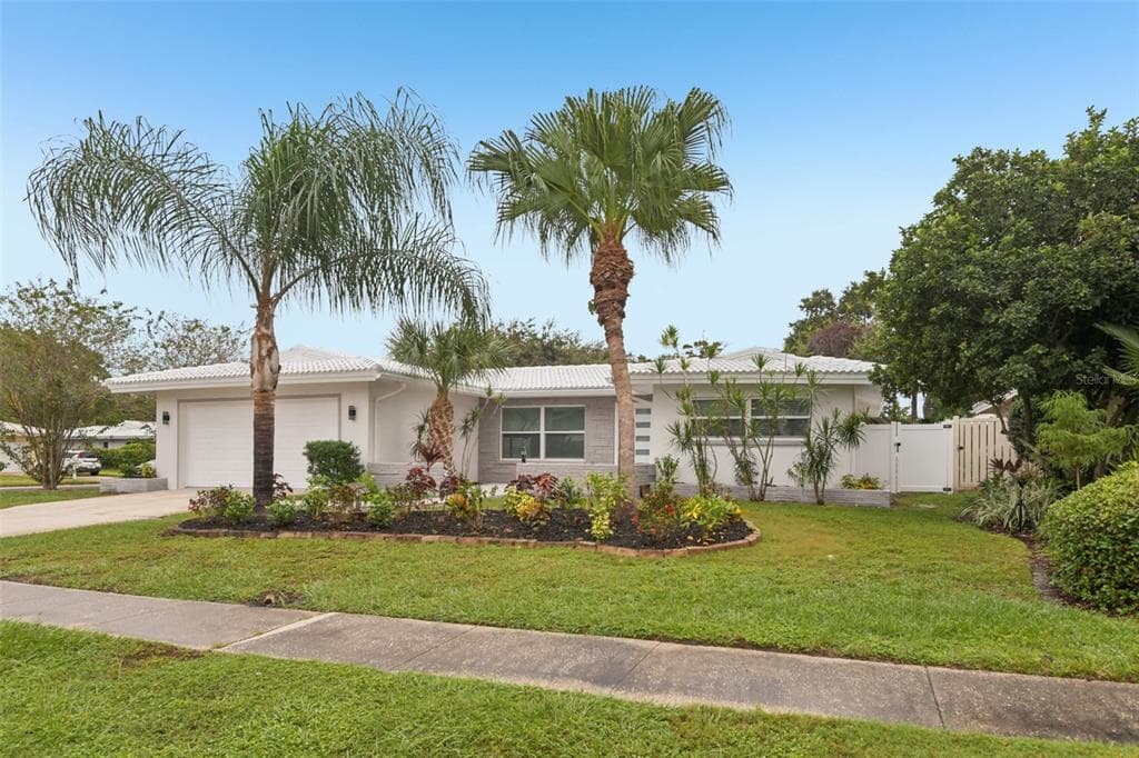 2083 ENVOY COURT CLEARWATER, FL 33764