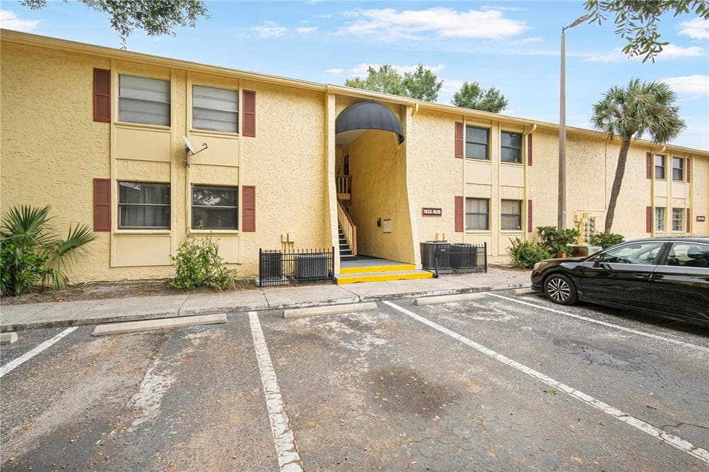 7639 DOLONITA DRIVE UNIT 7639 TAMPA, FL 33615