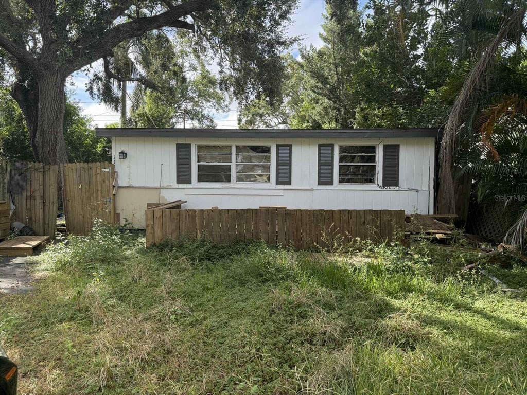 1117 15TH AVENUE NW LARGO, FL 33770
