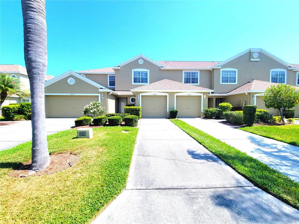 11237 KAPOK GRAND CIRCLE ST PETERSBURG, FL 33708