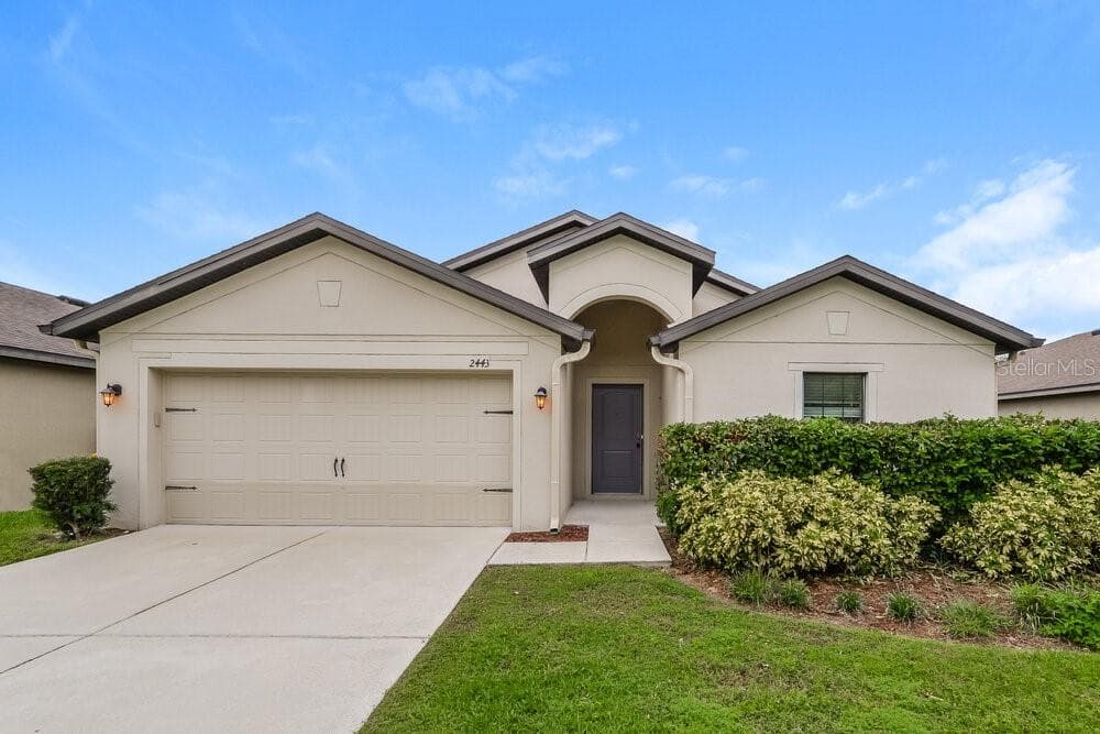 2443 BRACKNELL FOREST TRAIL TAVARES, FL 32778