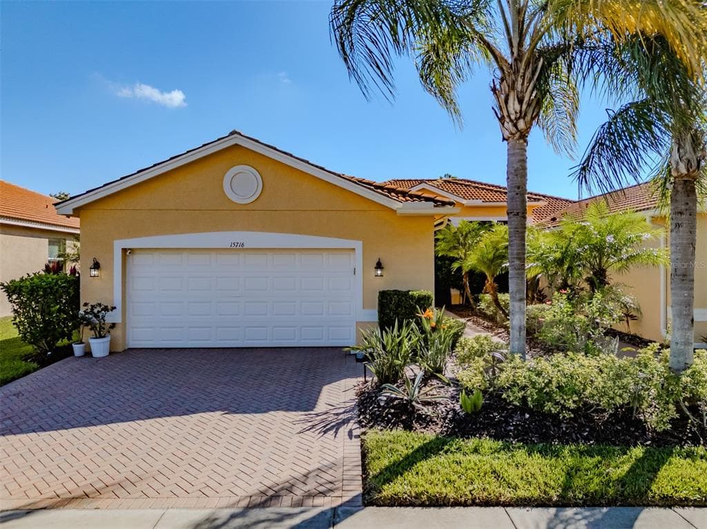 15716 AURORA LAKE CIRCLE WIMAUMA, FL 33598