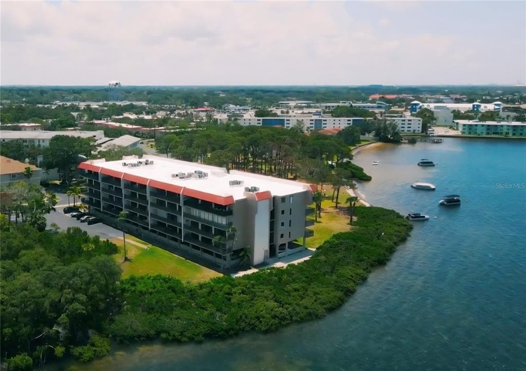 2700 BAYSHORE BOULEVARD UNIT 11-105 DUNEDIN, FL 34698