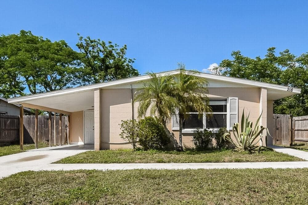 218 WOODMERE BOULEVARD SANFORD, FL 32773