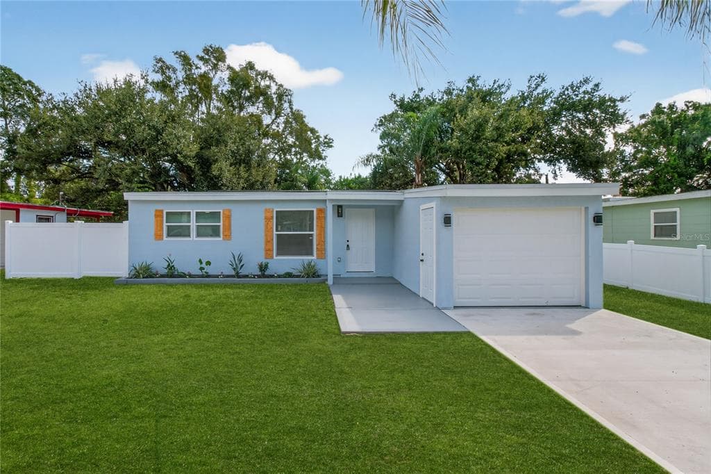 207 MELODY LANE LARGO, FL 33771