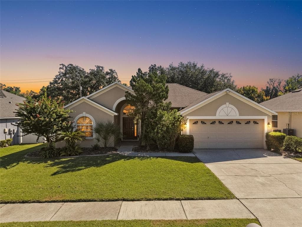 2213 TOWERING OAKS CIRCLE SEFFNER, FL 33584