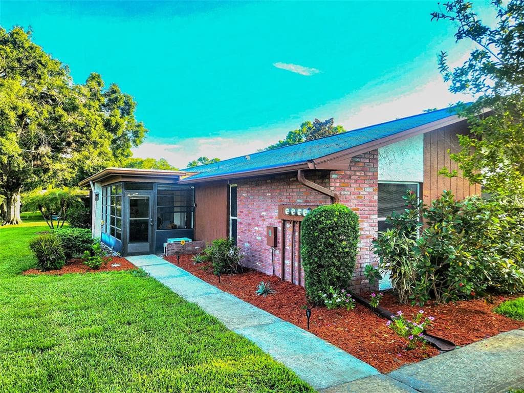 2241 SHELLY DRIVE UNIT D PALM HARBOR, FL 34684