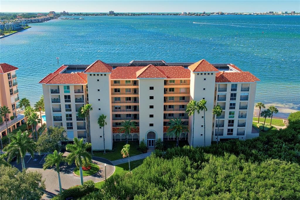 4850 OSPREY DRIVE S UNIT 105 ST PETERSBURG, FL 33711