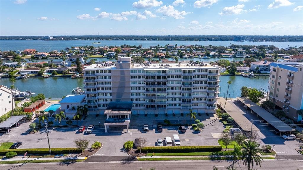 223 ISLAND WAY UNIT 3F CLEARWATER BEACH, FL 33767