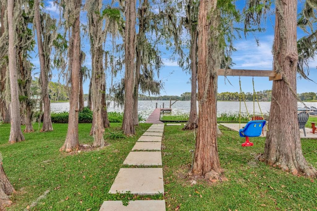 19207 CROOKED LANE