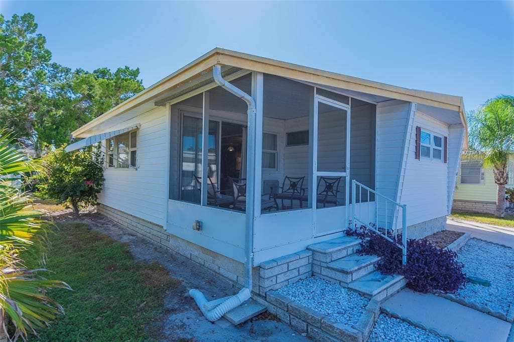 3301 ALT 19 UNIT 404 DUNEDIN, FL 34698
